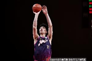 余嘉豪留洋！青岛队记：年轻人得把目光放长远 到更高舞台追梦