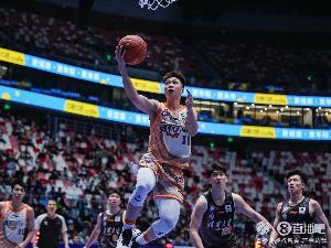 媒体人：3年禁赛远超常规赛场冲突处罚 不理解中国篮协的处罚尺度