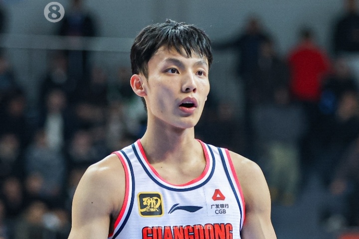 赶紧回国报警？女网友：我为了徐杰改签？他配吗