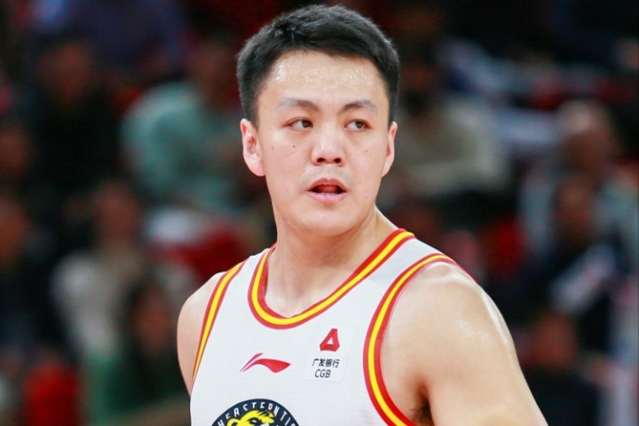 媒体人：姜宇星将和辽宁签下C类合同 赵率舟和刘雁宇加盟吉林