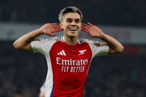 记者：布伦特福德和多特曾接触过特罗萨德，但阿森纳坚持高估值