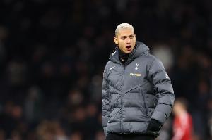 邮报：热刺原本考虑理查利森+现金换购埃泽，腾出位置签维萨