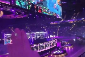 现场观众实拍G翻盘成功晋级前三，杨哥激动坏了！