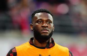 世体：博尼法斯社媒发表感情生活建议，但由于其内容不当引发争议