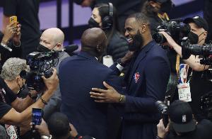 波特：到了某个时候 在乔詹之争中 你必须要考虑到生涯长度的因素