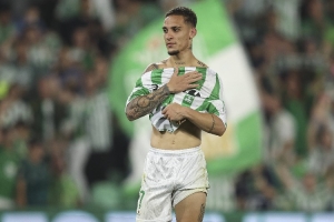 安东尼：两到三周前我才开始和球队一起训练 进球是种解脱的感觉