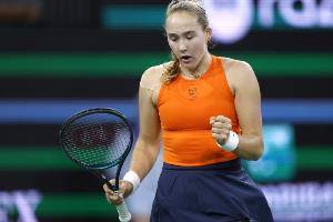 4号种子安德列娃1-2不敌卡塔尔，无缘中网女单8强