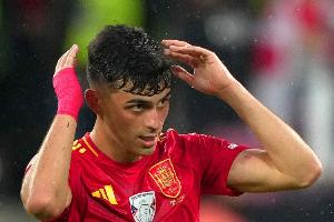 大师级表现！世体：佩德里已是西班牙绝对核心，球迷高呼让他罚点