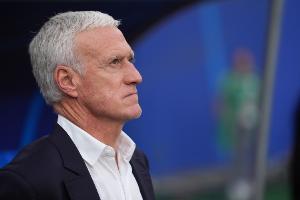 德尚：姆巴佩伤势没有恶化，但被换下前他脚踝受伤的地方又被撞了