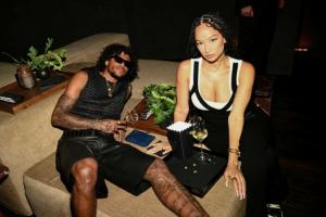 咋回事？杰伦-格林中国赛两场都没打 但期间腿筋再次拉伤