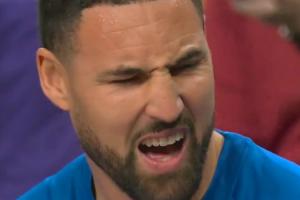 到底啥味道？克莱面带笑容多次嗅盐提神 随后突发恶疾表情疯狂