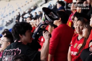 【比赛日Vlog】中超第27轮，青岛海牛3-4上海海港的精彩瞬间