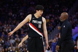 小杨可怎么办管泽元看比卢涉赌被捕：？师傅让FBI抓走了！