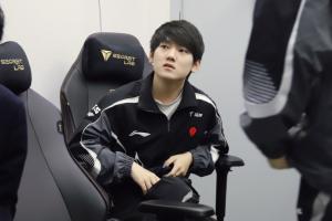 抓出优势自己送？JKL前期优势但冒进险送头 随后毫无亮点总数据2-4