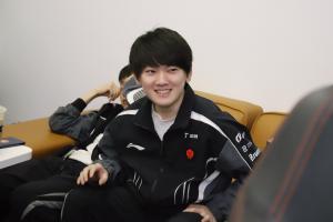 成功？JackeyLove、369职业生涯第四次打进S赛四强