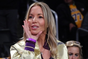 珍妮谈沃尔特：他展现了为LA带来总冠军的决心 对未来无比激动