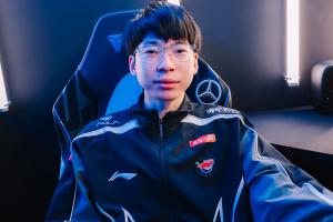 AL.Hope个人社媒遭网友爆破：怒喷Hope发挥太烂！让他光速退役！