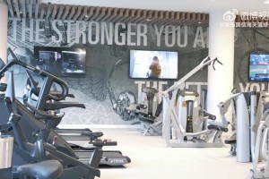 杨瀚森在洛杉矶接受训练师克里斯的特训 他曾训练过詹韦炮！