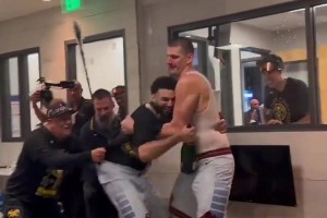 满满都是回忆！还记得当年的《NBA最前线》吗