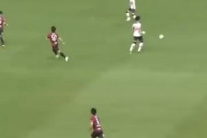 这是高中生？日本17岁小将职业联赛轰超级凌空抽射！